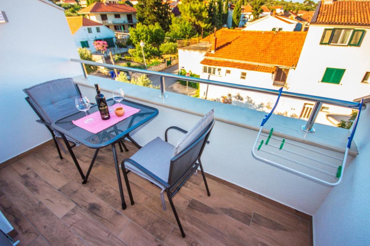 Apartments And Rooms Skalinada Murter Exterior foto
