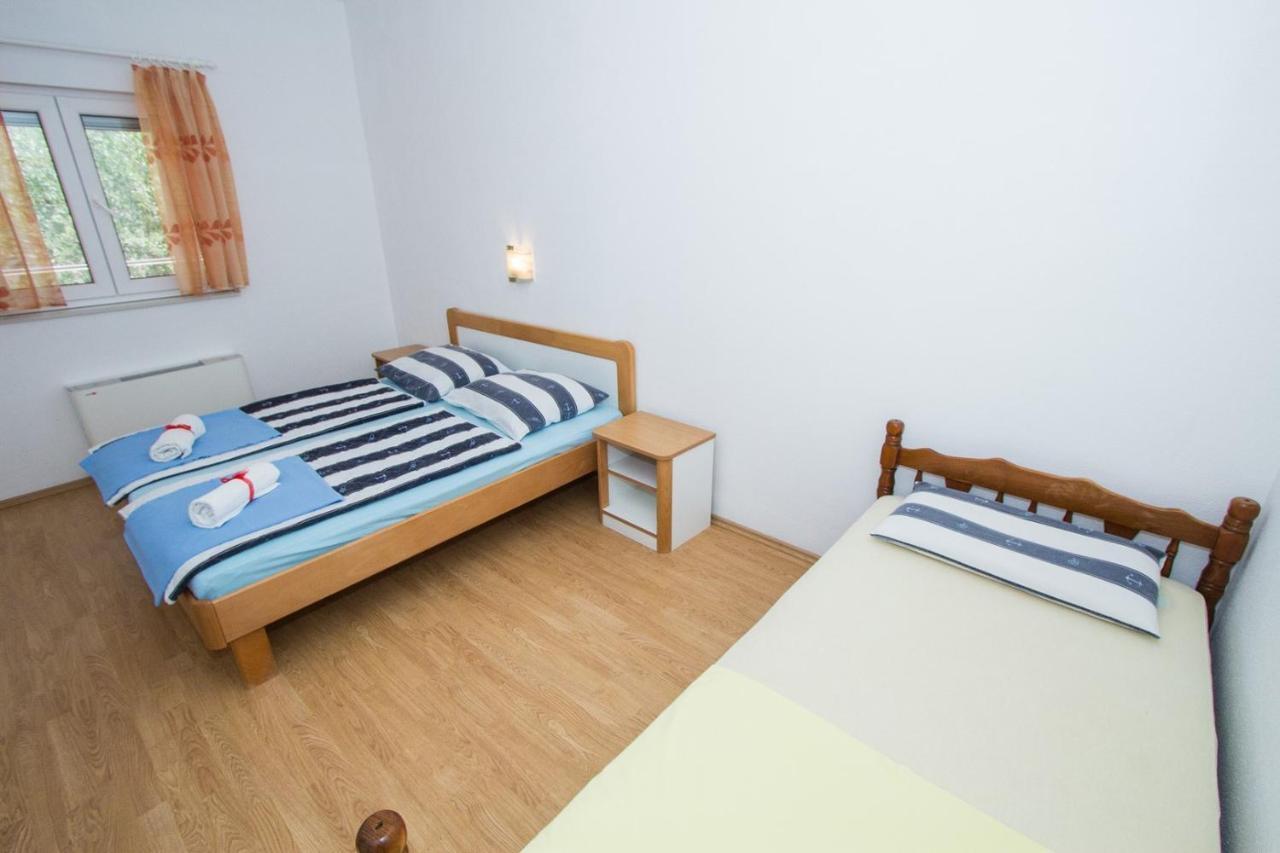 Apartments And Rooms Skalinada Murter Exterior foto