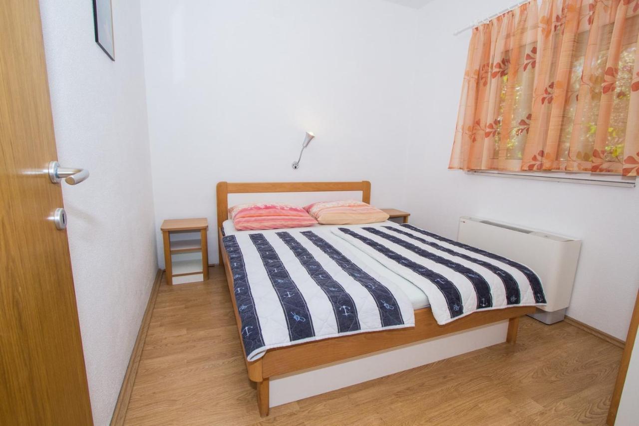 Apartments And Rooms Skalinada Murter Exterior foto